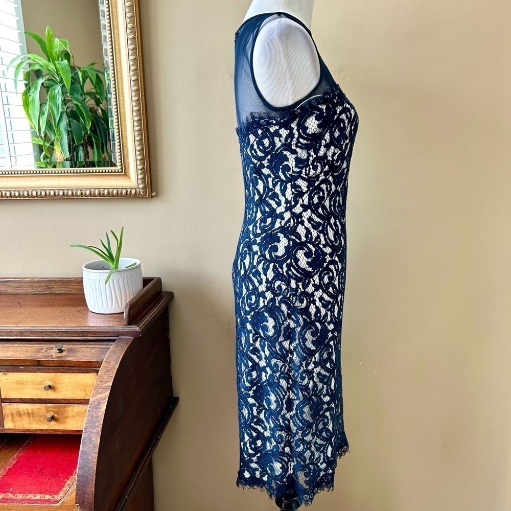 Tadashi Shoji Navy Blue and White Lace Illusion Sleeveless Cocktail Dress Size 6 - Picture 9 of 14